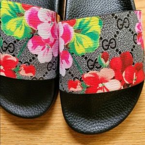 Womens Gucci Slides